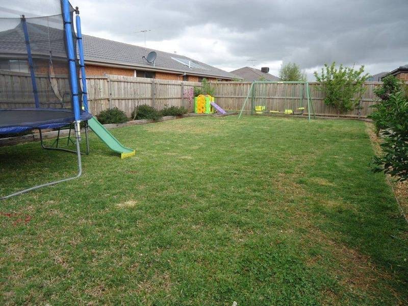 18 Moonah Avenue, Brookfield VIC 3338