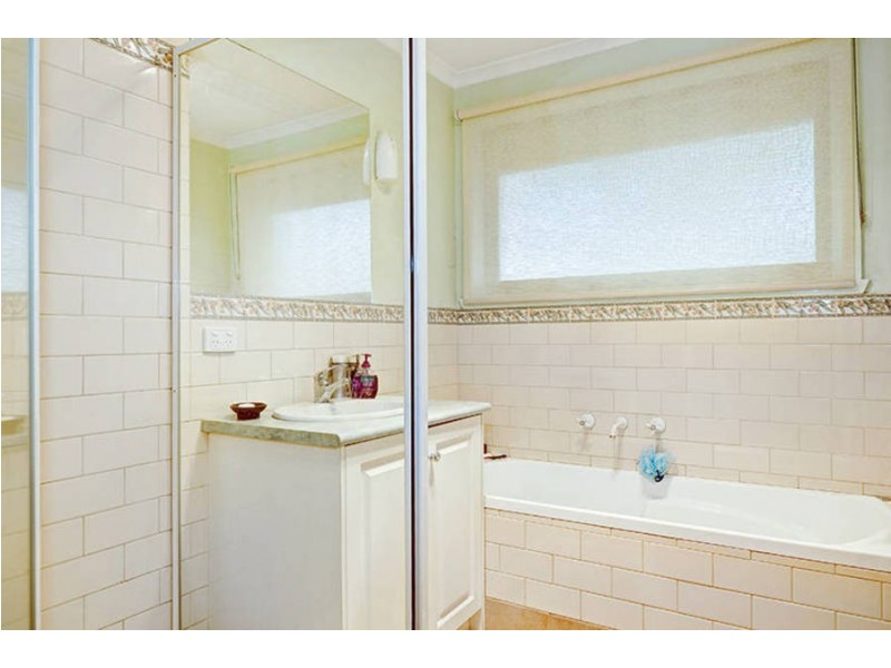 14 Sturt Road, Melton South VIC 3338