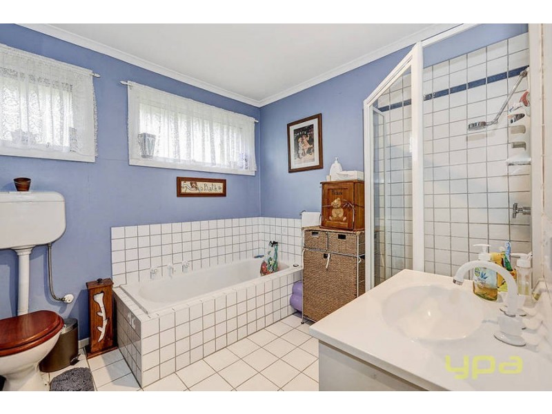 47 Centenary Avenue, Melton VIC 3337