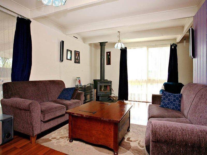 73 First Avenue, Melton South VIC 3338