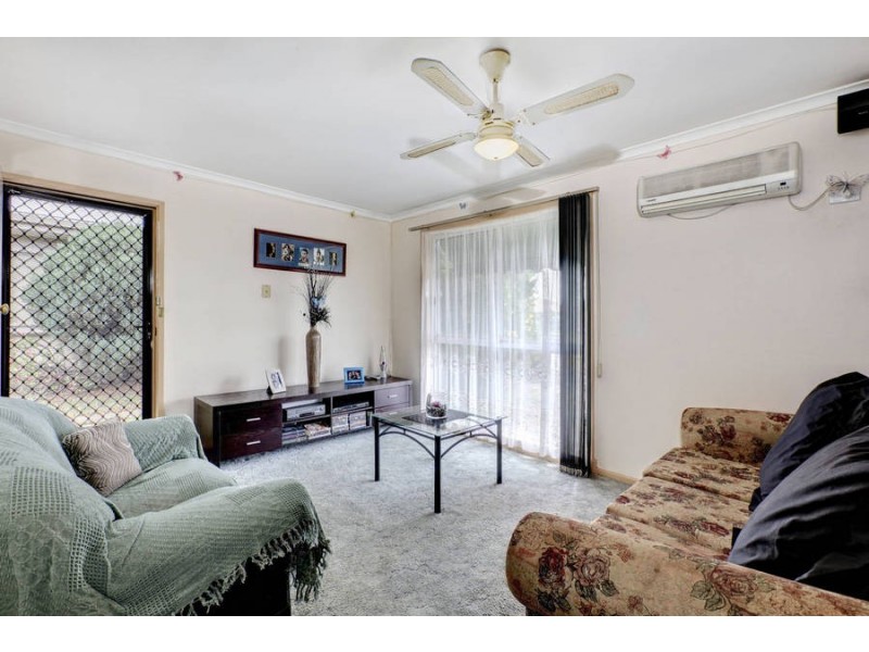 4/9-11 Plover Street, Melton VIC 3337