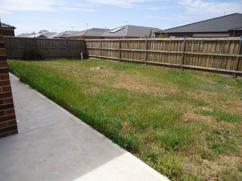 25 Pinrush Road, Brookfield VIC 3338