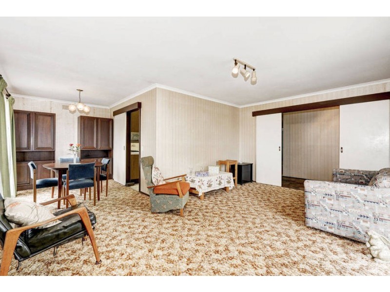 2 Grenville Place, Melton West VIC 3337