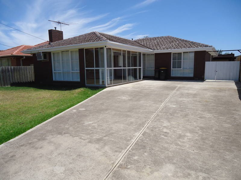 47 Marina Drive, Melton VIC 3337