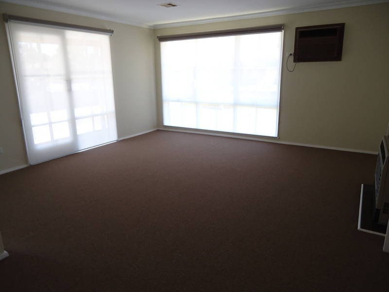 47 Marina Drive, Melton VIC 3337