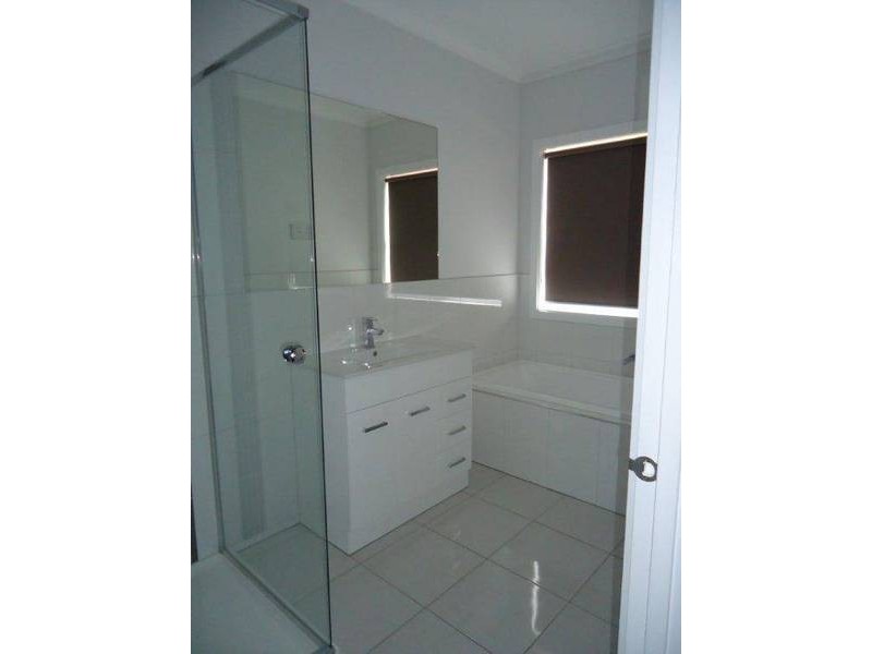 64 Gallery Avenue, Melton West VIC 3337