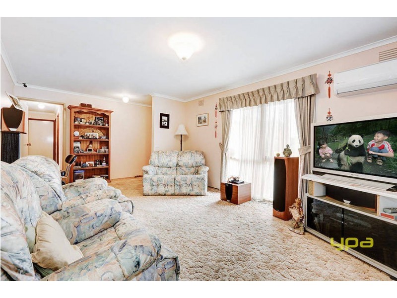 32 Oldershaw Road, Melton VIC 3337