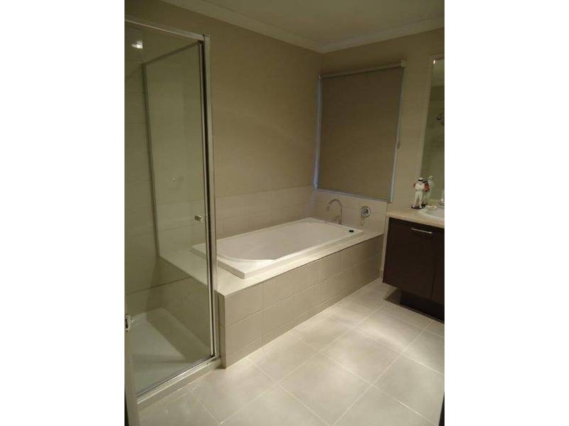 4 Portman Avenue, Melton West VIC 3337