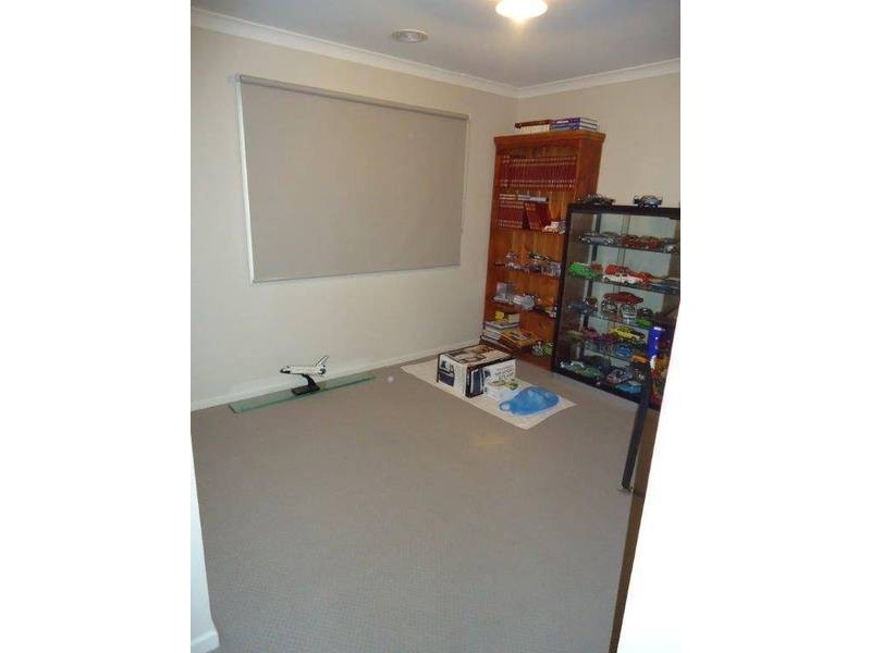 4 Portman Avenue, Melton West VIC 3337