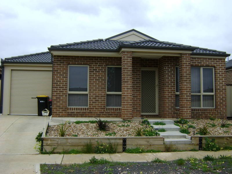 2/1 Sirius Way, Kurunjang VIC 3337