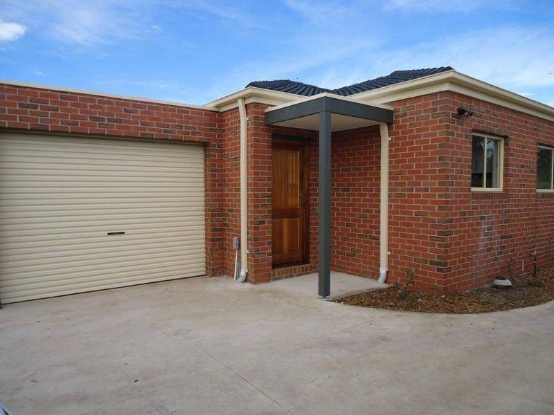 1/28  Toolern Street, Melton South VIC 3338