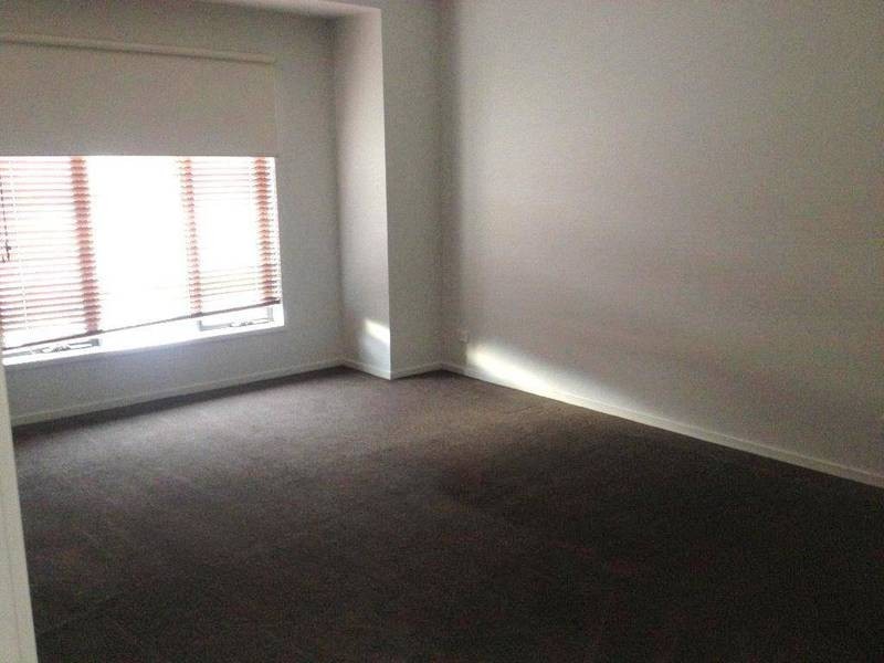 35 Lomandra Bowl, Melton West VIC 3337