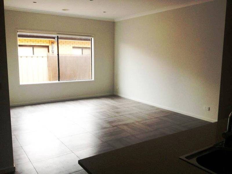 35 Lomandra Bowl, Melton West VIC 3337