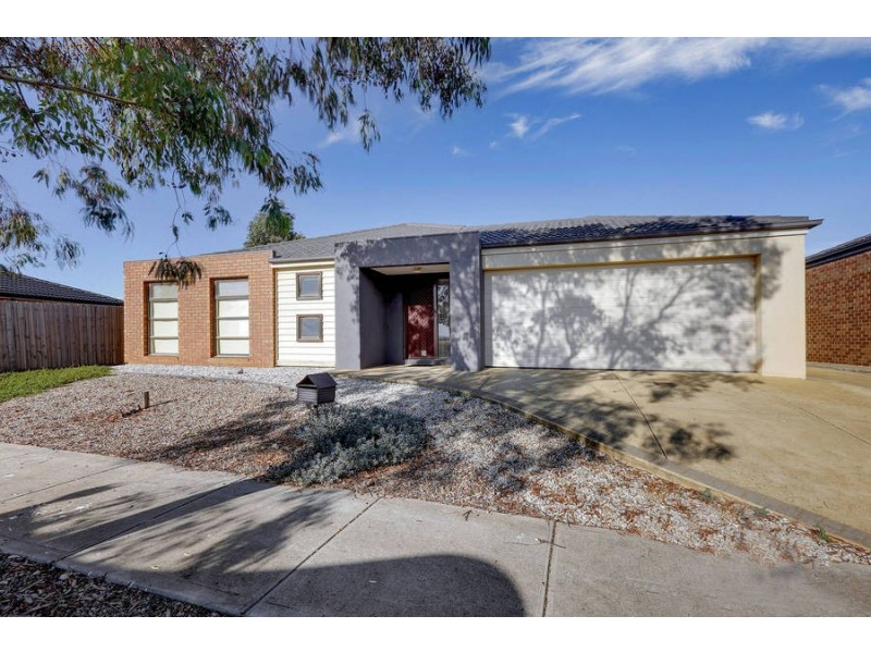 66 Black Knight Way, Kurunjang VIC 3337