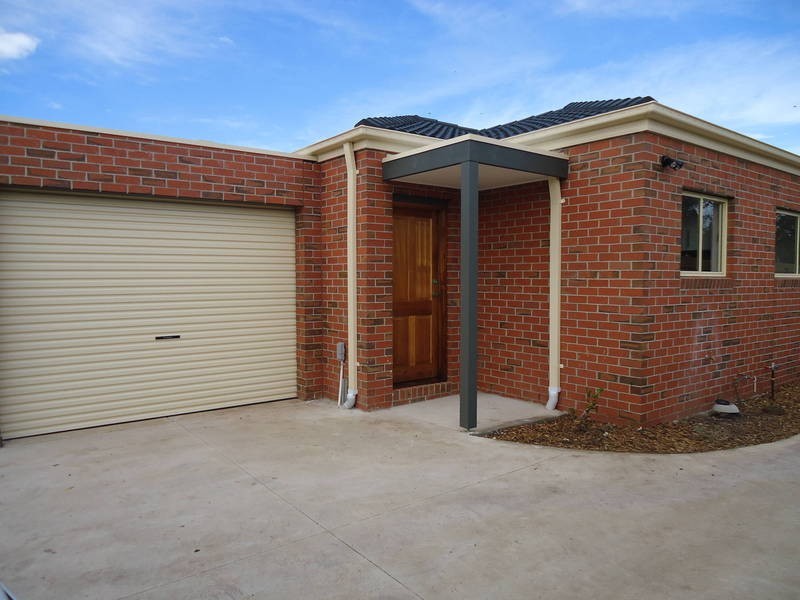 2/28 Toolern Street, Melton South VIC 3338