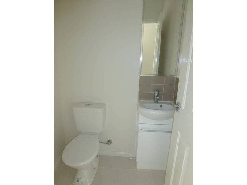 1/15 Carramar Drive,, Melton West VIC 3337