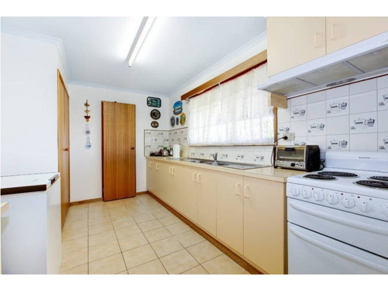 7 Roderick Drive, Kurunjang VIC 3337