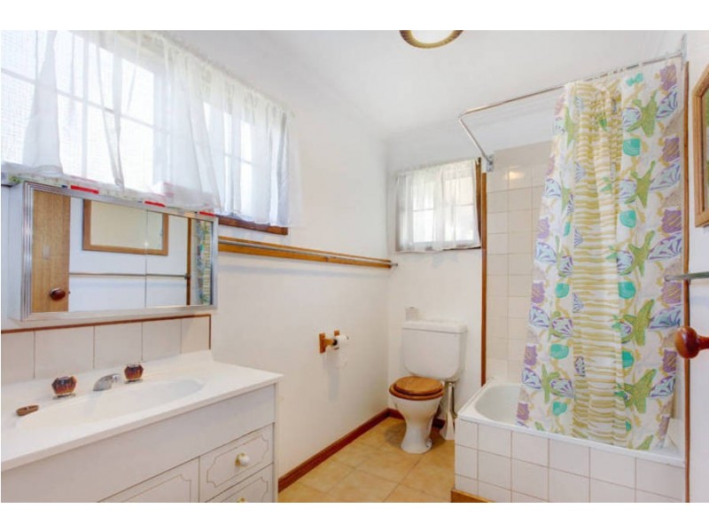 7 Roderick Drive, Kurunjang VIC 3337