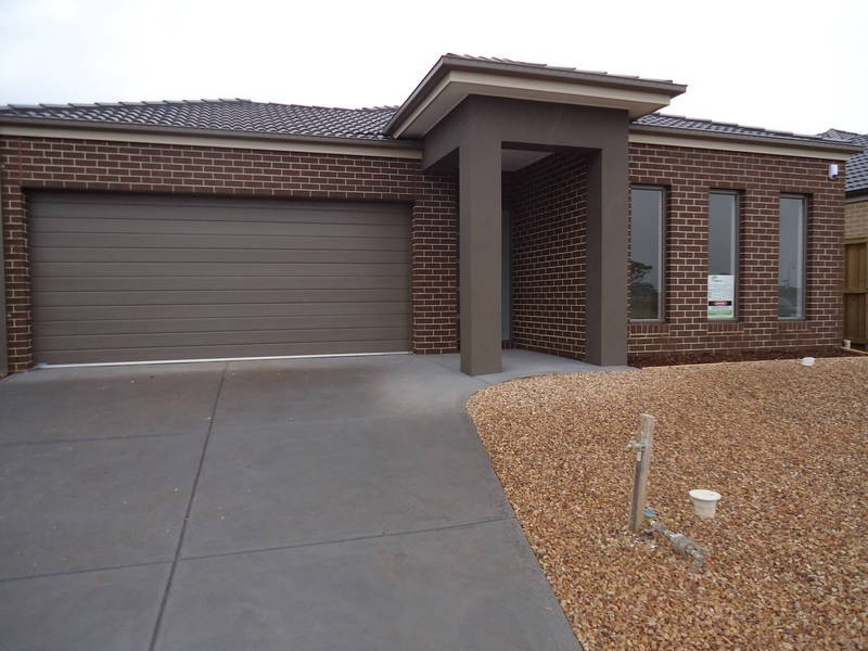 27 Leyana Crescent, Brookfield VIC 3338