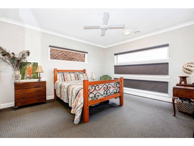 50 Chanticleer Avenue, Melton West VIC 3337