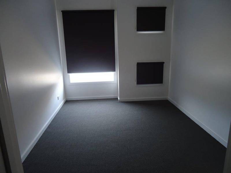 1/17 Birdswing Terrace, Melton South VIC 3338