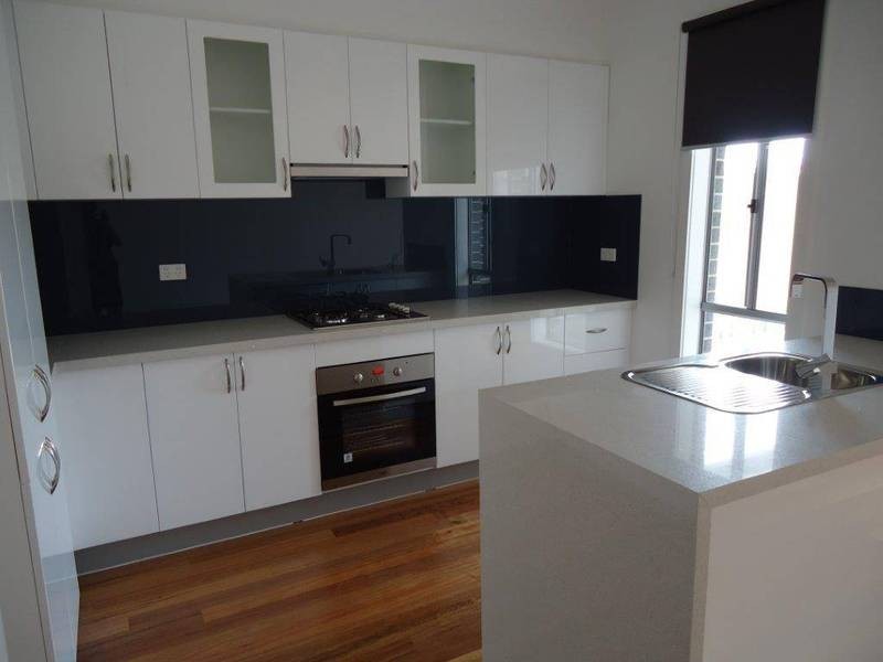 1/17 Birdswing Terrace, Melton South VIC 3338