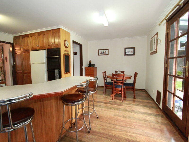 8 James Cook Drive, Melton West VIC 3337