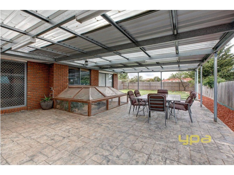 3 Mark Place, Melton West VIC 3337