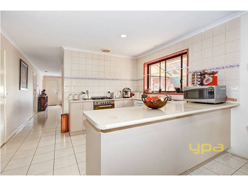 16 Smoult Drive, Kurunjang VIC 3337