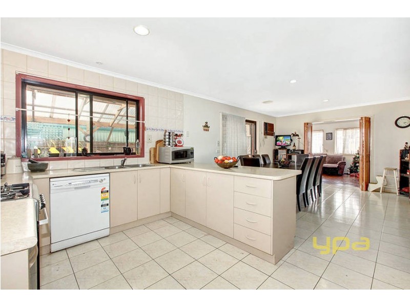 16 Smoult Drive, Kurunjang VIC 3337