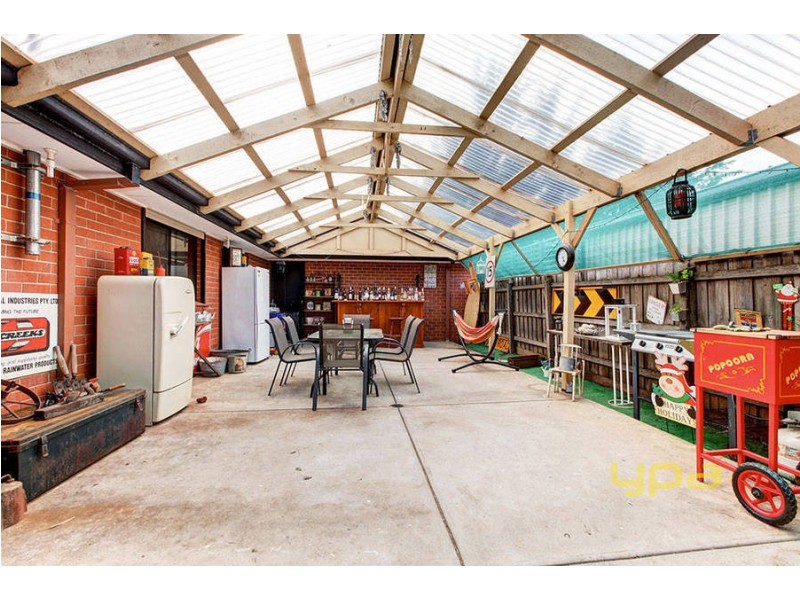 16 Smoult Drive, Kurunjang VIC 3337