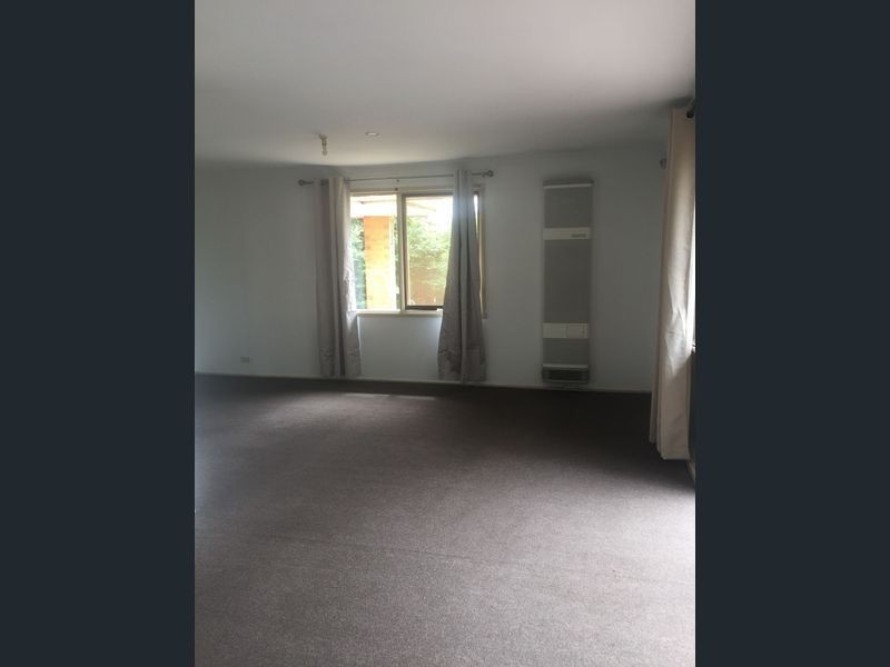 18 Manson Drive, Melton South VIC 3338