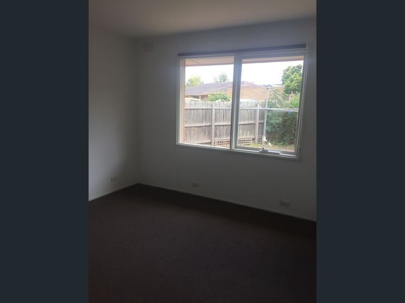 18 Manson Drive, Melton South VIC 3338