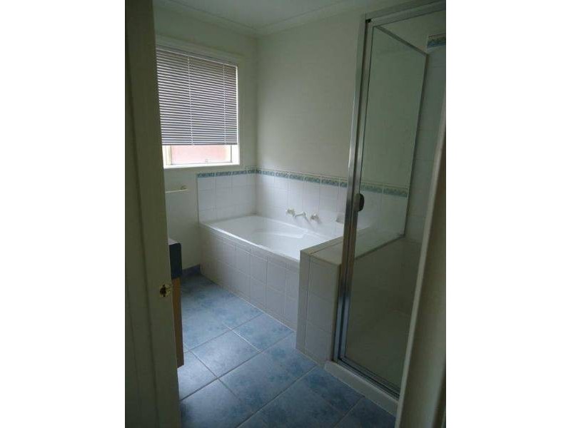 20 Meadow Glen Drive, Melton West VIC 3337