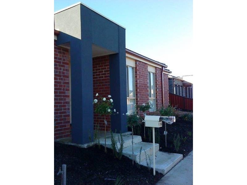 1/16 Haywood Grove, Melton West VIC 3337