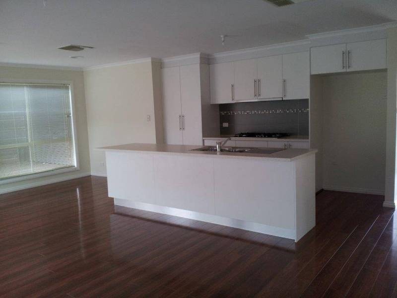 1/16 Haywood Grove, Melton West VIC 3337