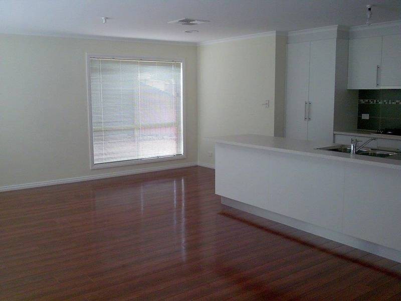 1/16 Haywood Grove, Melton West VIC 3337