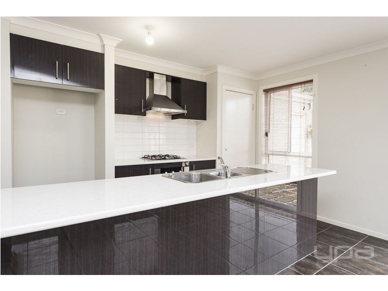 1/12 Marlo Drive, Melton West VIC 3337