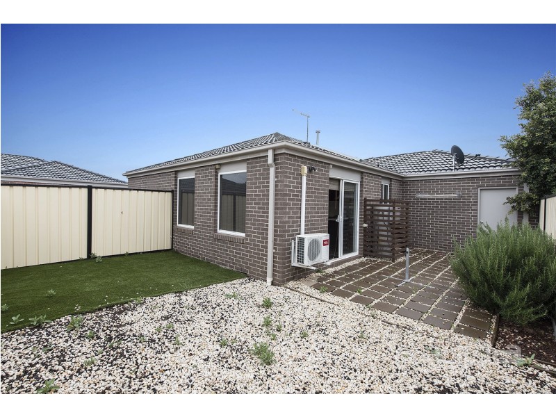 1/12 Marlo Drive, Melton West VIC 3337