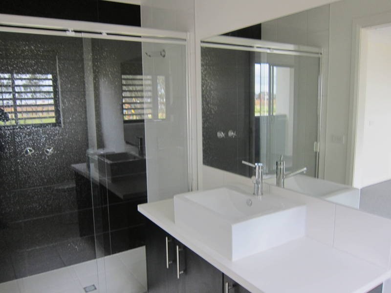 5 Armstrong Walk, Plumpton VIC 3335