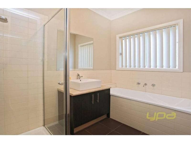 21 Turpentine Road, Brookfield VIC 3338