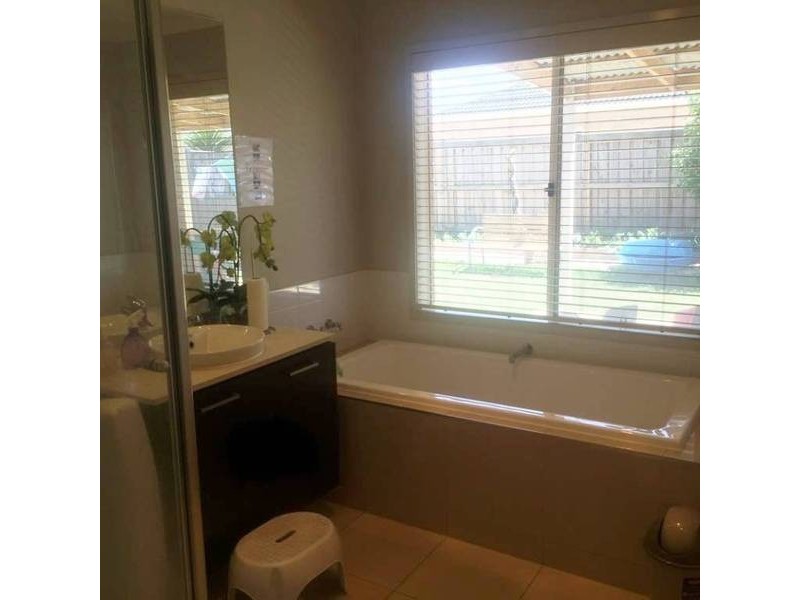 104 Black Dog Drive, Brookfield VIC 3338