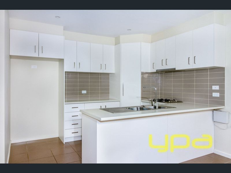 2/17 Maree Court, Kurunjang VIC 3337