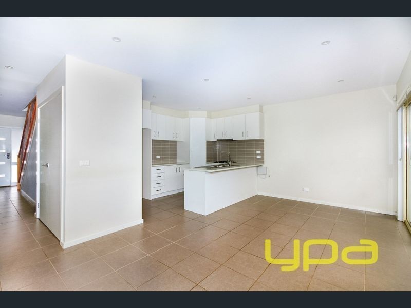 2/17 Maree Court, Kurunjang VIC 3337