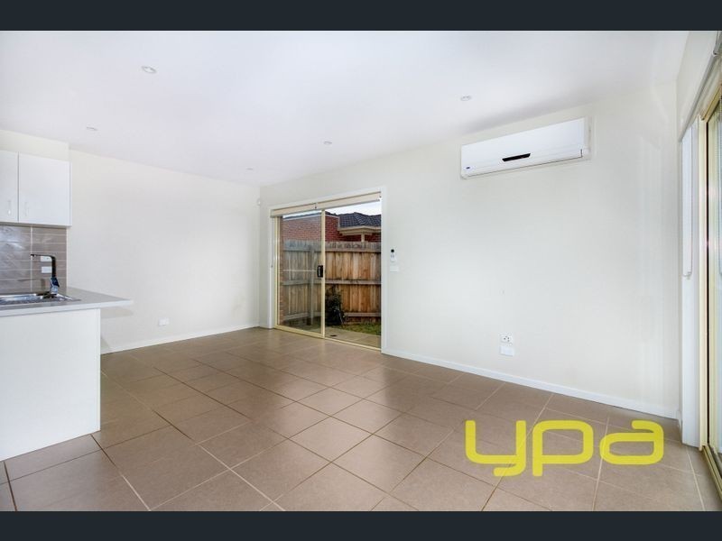 2/17 Maree Court, Kurunjang VIC 3337
