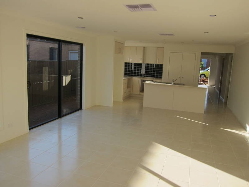 39 Marble Drive, Melton South VIC 3338