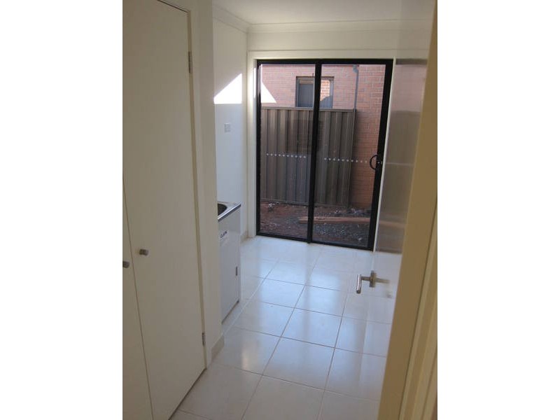 39 Marble Drive, Melton South VIC 3338