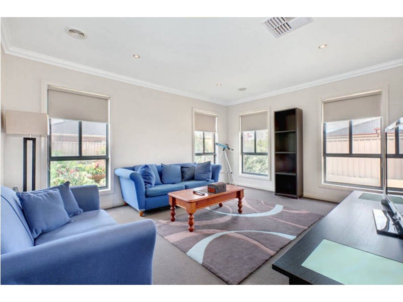 10 Thornhill Street, Melton West VIC 3337