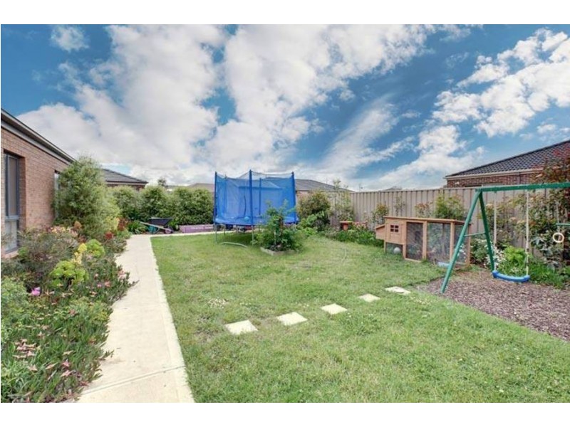 10 Thornhill Street, Melton West VIC 3337