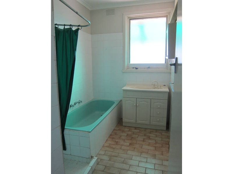 3 Curlew Close, Melton VIC 3337